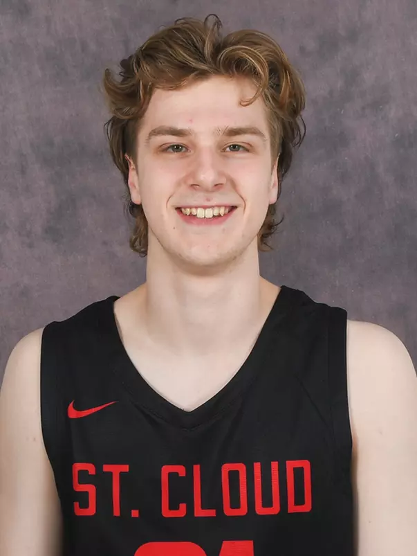 Amos Harvey headshot 2024-25