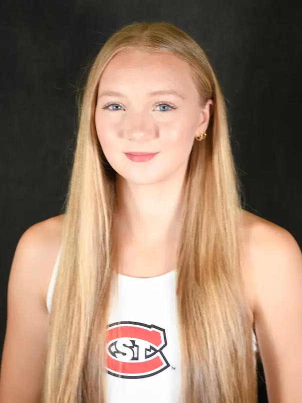 Lauren Woelfel 2025-26 Headshot