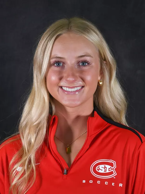 GABBY HOFELD 2025-26 HEADSHOT