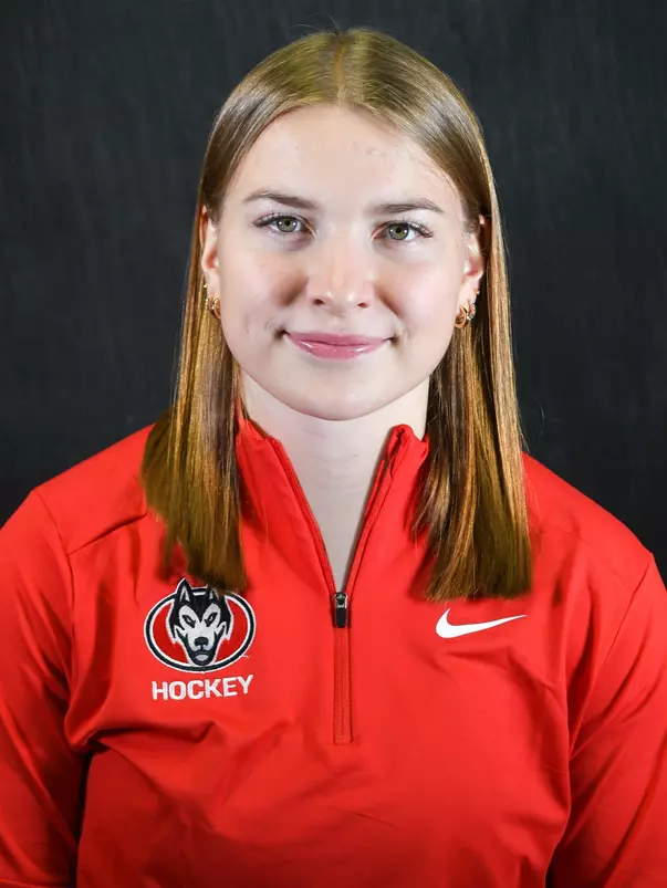 Siiri Yrjölä 2025-26 Headshot