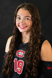 Mollie Hobson 2025 Headshot