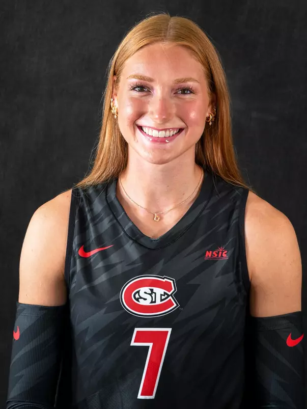 Kinsey Mohwinkle 2025 Headshot