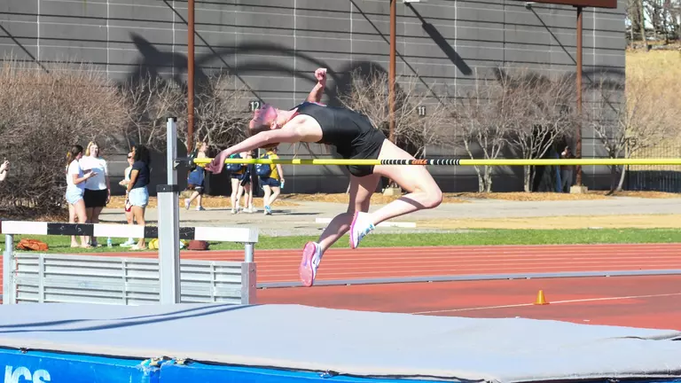 Mohwinkle, Thompson and Woelfel Win Events for St. Cloud State Track & Field at Viking Classic, Relays Impress at Drake Relays