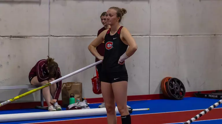 Woelfel Wins Pole Vault for St. Cloud State Track & Field at Weather Shortened Norse Invitational