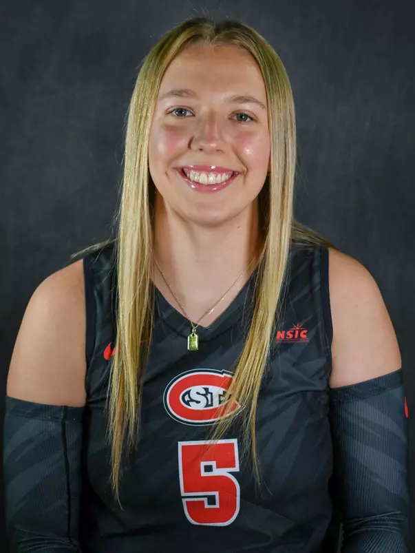 Asta Hildebrand 2026 Headshot