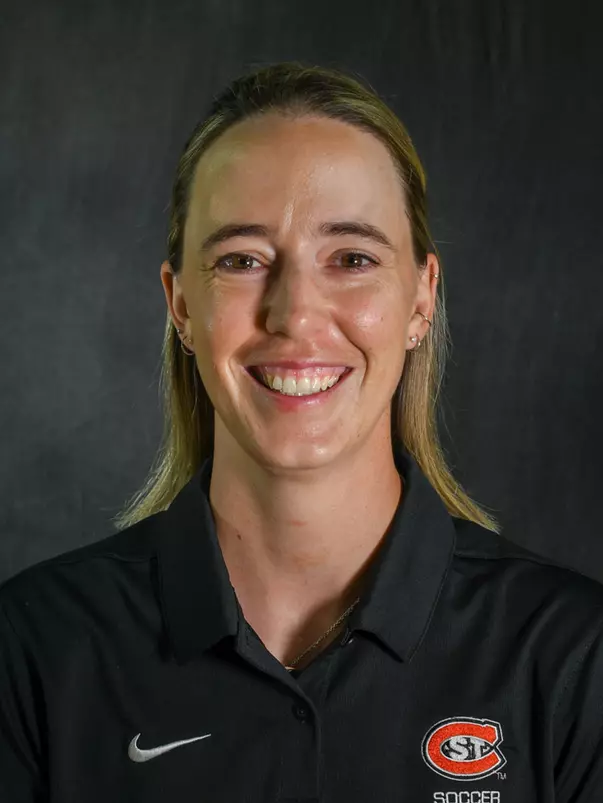 MAGGIE SHERMAN 2026 HEADSHOT