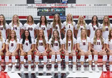 2026 Volleyball Team Photo w Staff