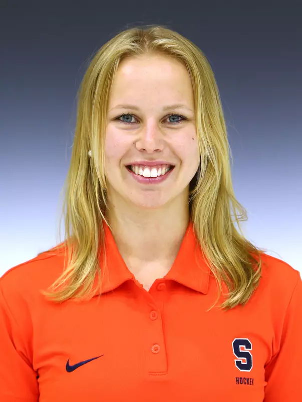 Backebo_Amanda_Headshot_17