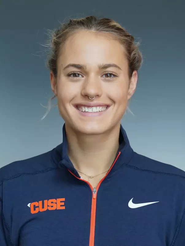 Phoebe Aguiar Headshot