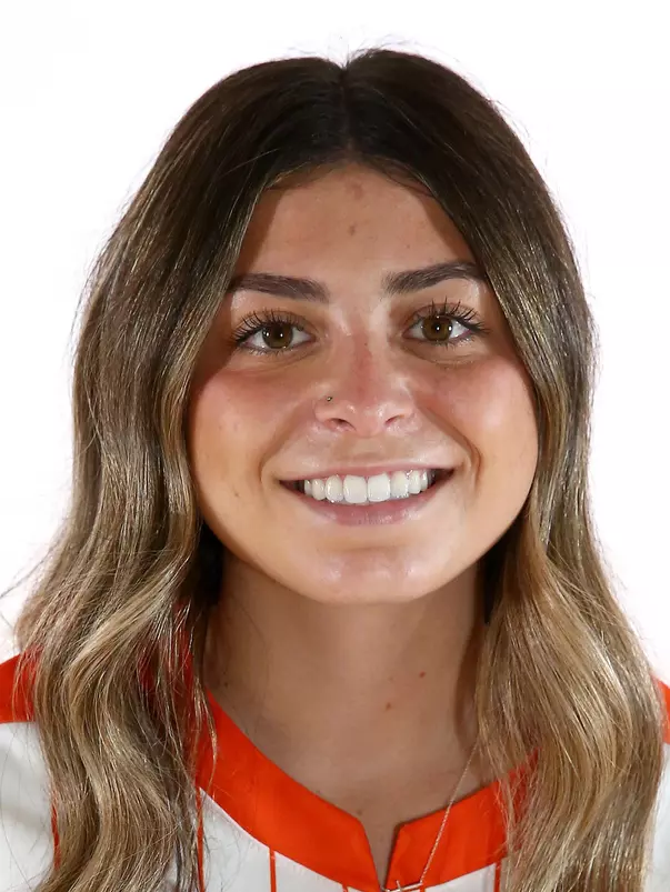 Laila Alves Headshot