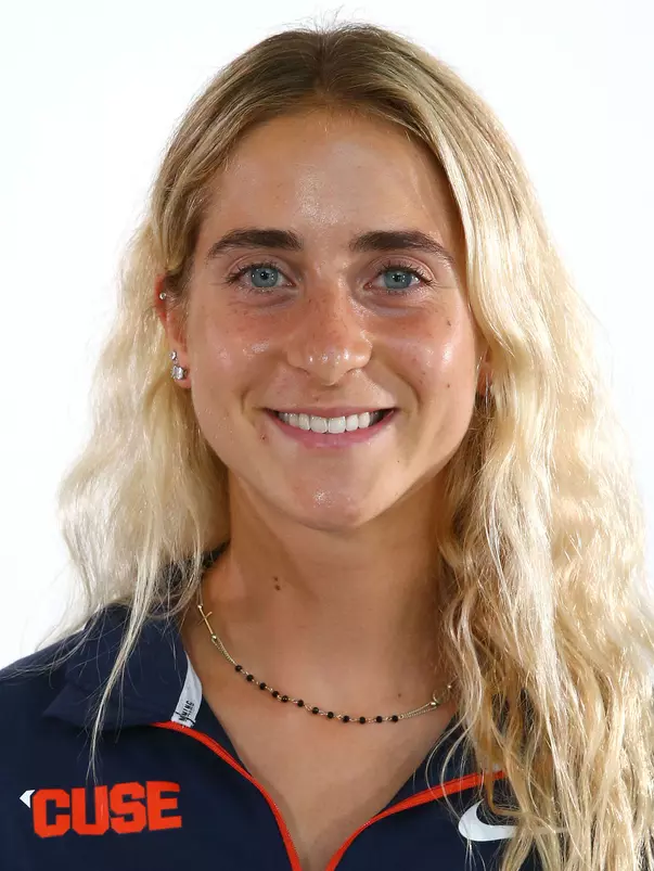 Amanda Vestri headshot