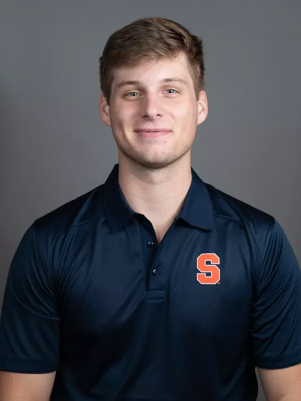 Chris Young Headshot