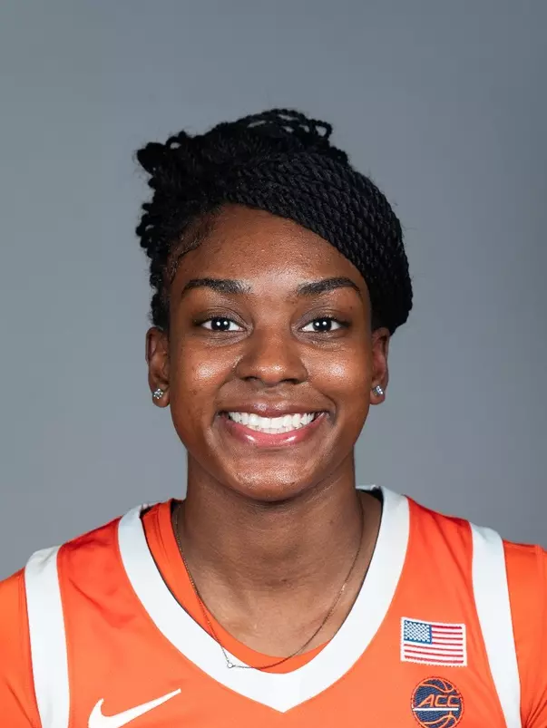 Alyssa Latham Head Shot