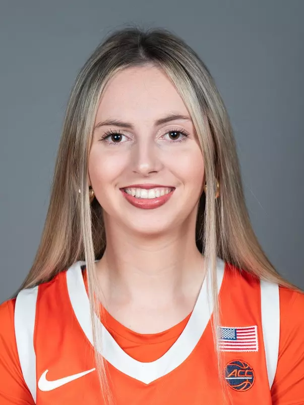 Georgia Woolley Headshot