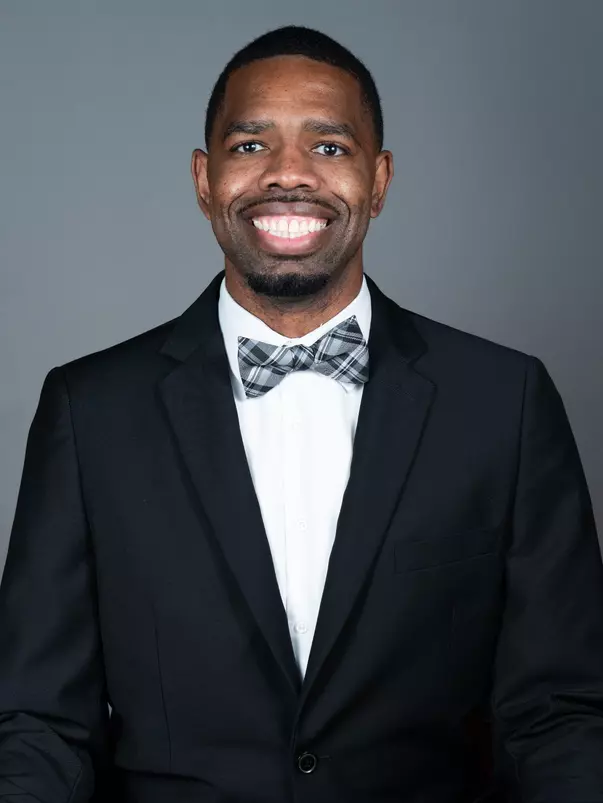 Steven Gilbert 2023 Head Shot