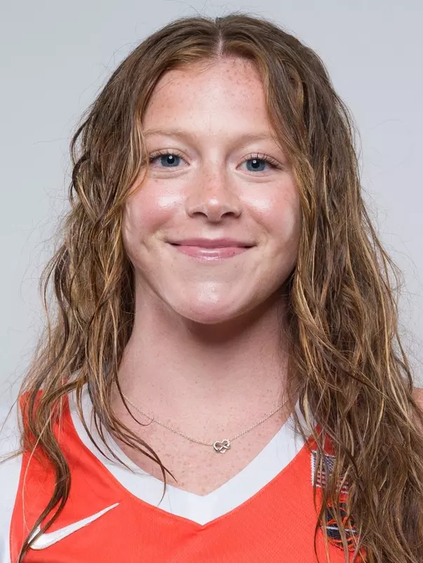 Olivia Schmitt Summer Headshot