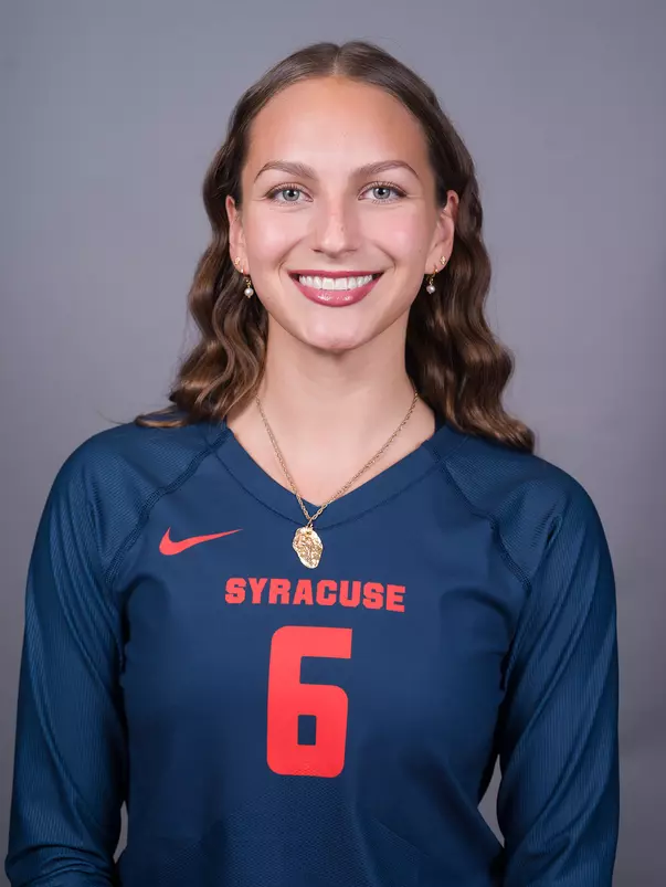 Ava Palm 2024 Headshot