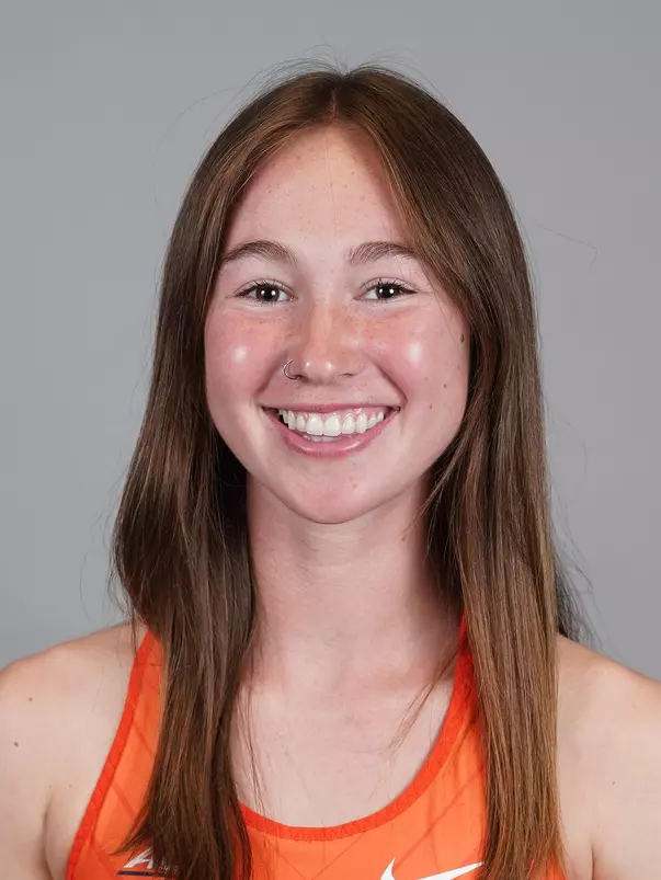 Kirstyn Schechter - Headshot (Track)