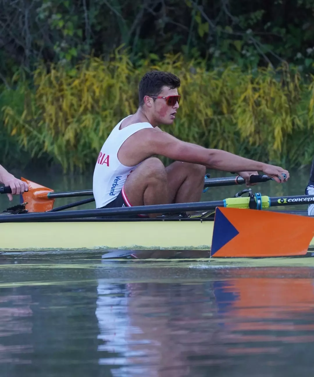 Men's rowing varsity eight at practice