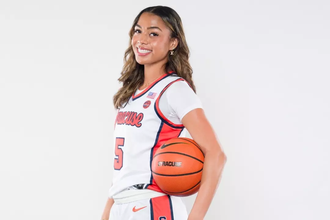 Laila Phelia Studio Shot