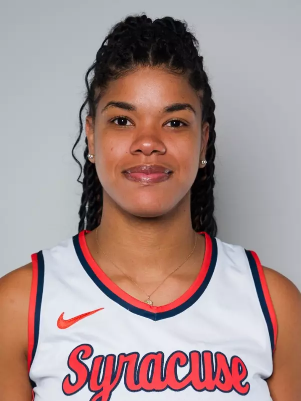 Aurora Almon Headshot 2025-26