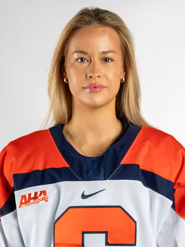 Laura Leitner Head Shot
