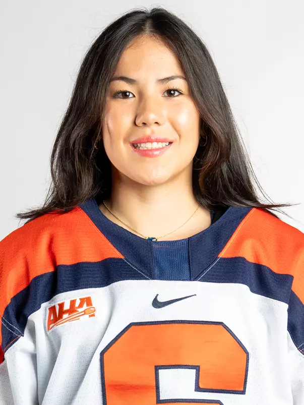 Mia Ng Head Shot