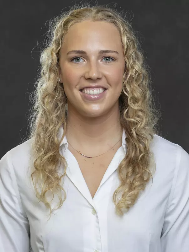 KARA EISENMANN Head Shot