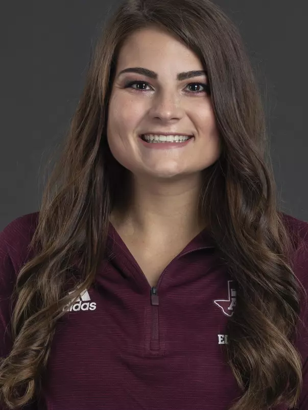 Shelby Reine Head Shot