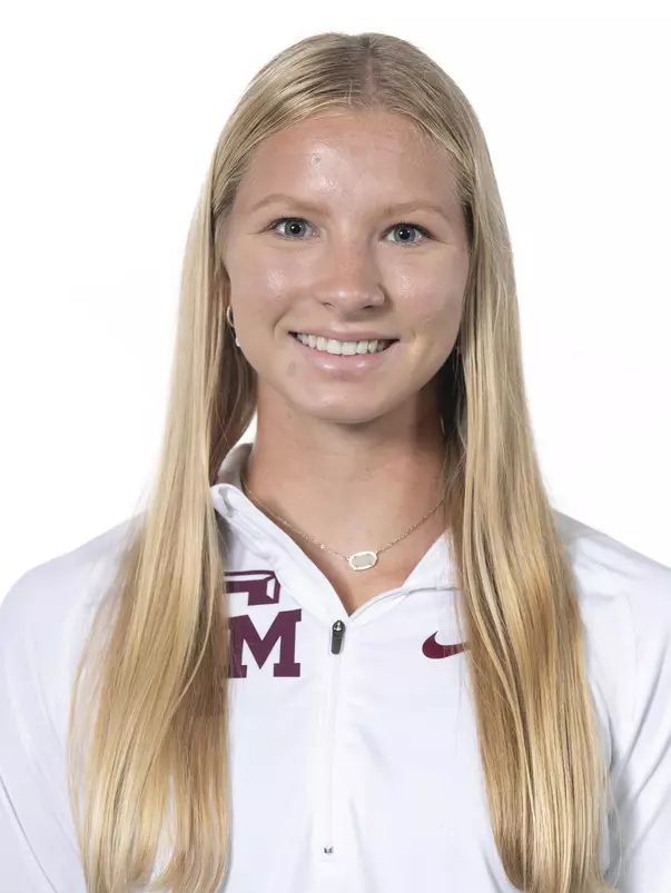 Heather_Abadie_COLLEGE STATION, TX - 20210927 - Texas A&M Aggies Track and Field Headshot Day
