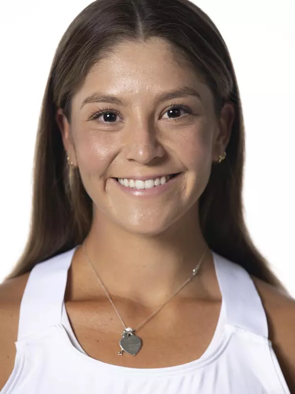 Isa Di Laura Headshot