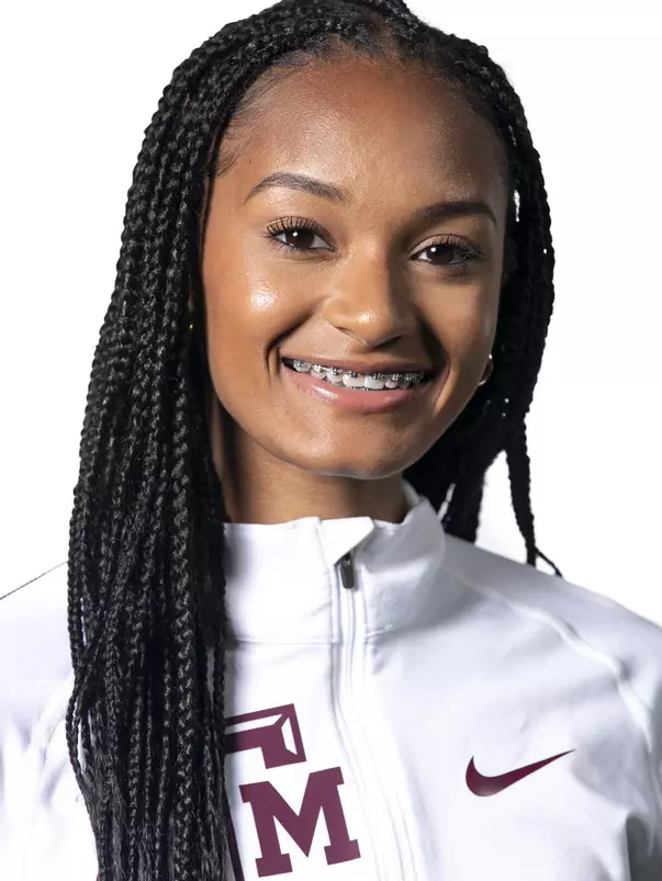 Mikenna_Robinson_COLLEGE STATION, TX - 20210927 - Texas A&M Aggies Track and Field Headshot Day