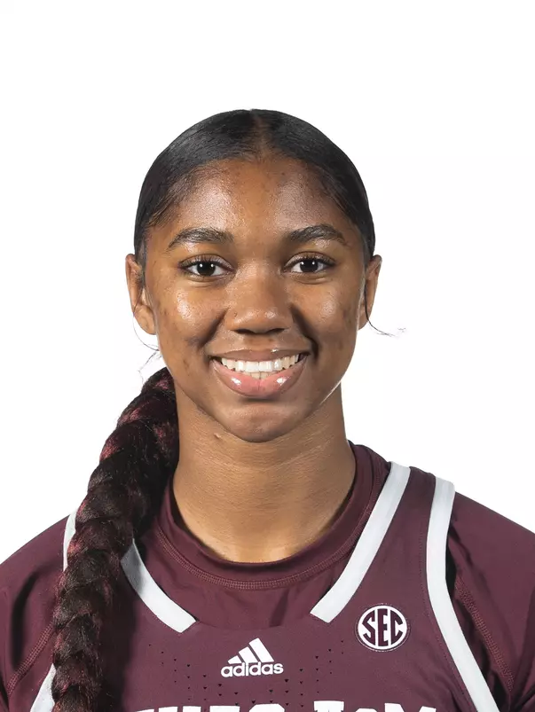 Sydney Bowles Head Shot (Shoulder Crop)