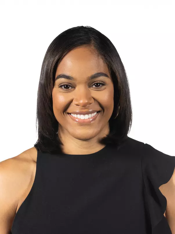 Joni Taylor Head Shot (Shoulder Crop)