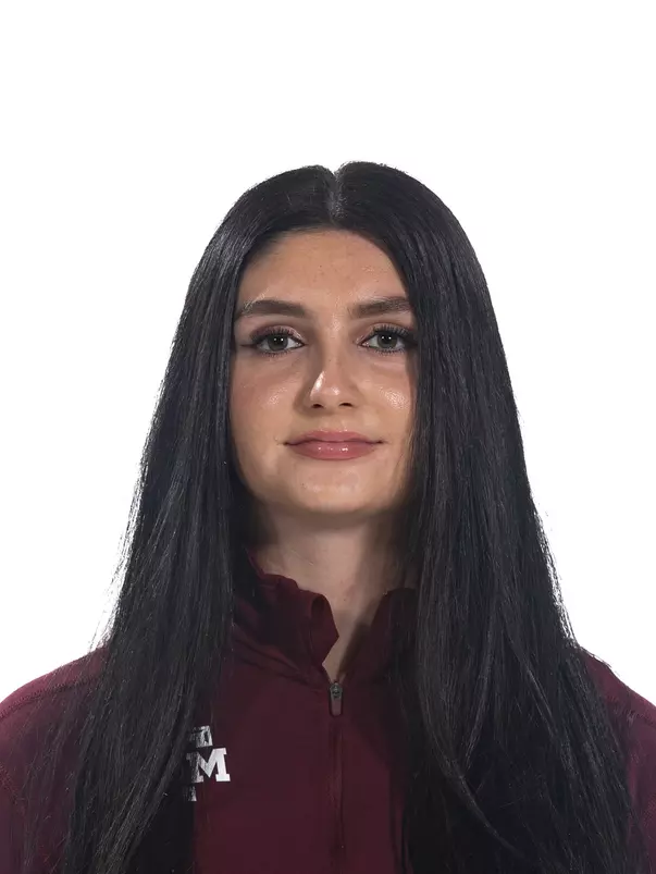 Lianna Davidson 2022-23 Track Head Shot
