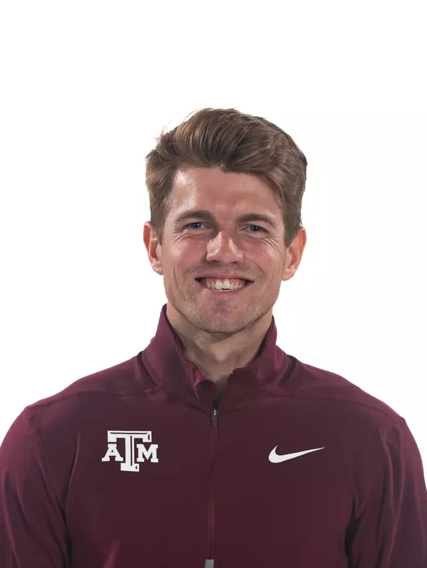 Zach Davis 2022-23 Track Head Shot