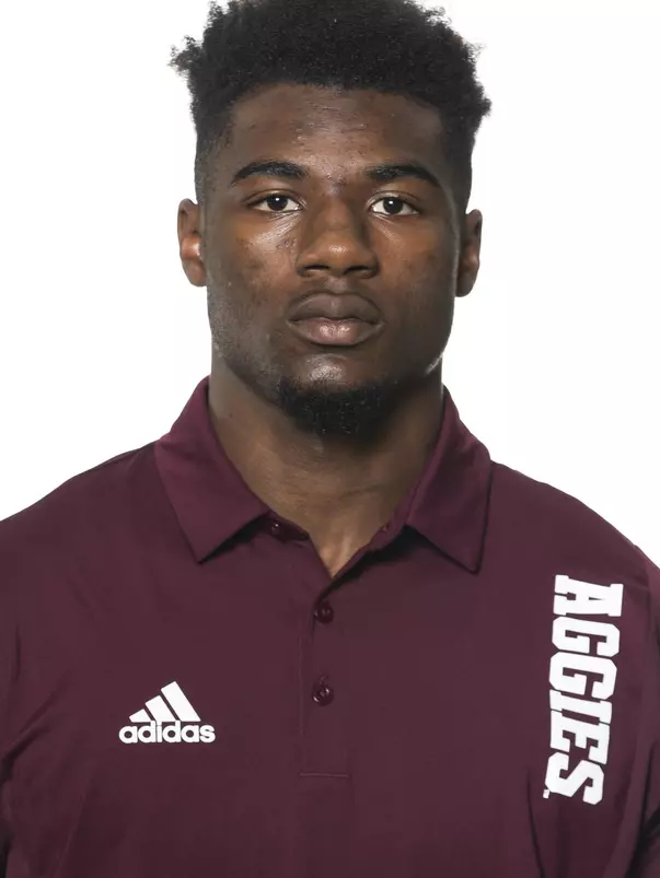 COLLEGE STATION, TX - June 02, 2022 - Le’Veon Moss during football headshots in College Station, TX. Photo By Brendall O'Banon/Texas A&M Athletics