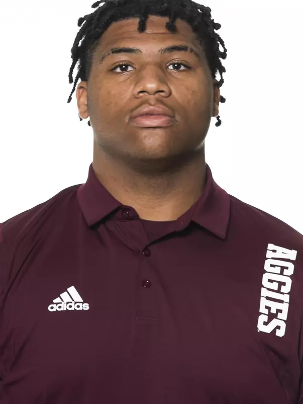 COLLEGE STATION, TX - June 02, 2022 - Walter Nolen during football headshots in College Station, TX. Photo By Brendall O'Banon/Texas A&M Athletics