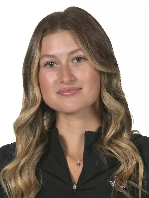 COLLEGE STATION, TX - August 30, 2022 - Mia Nixon of the Texas A&M Aggies during Texas A&M Aggies Women's Golf photo day in College Station, TX. Photo By Rachel Mahan/Texas A&M Athletics