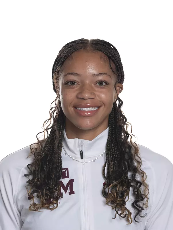 Leeah Burr Head Shot