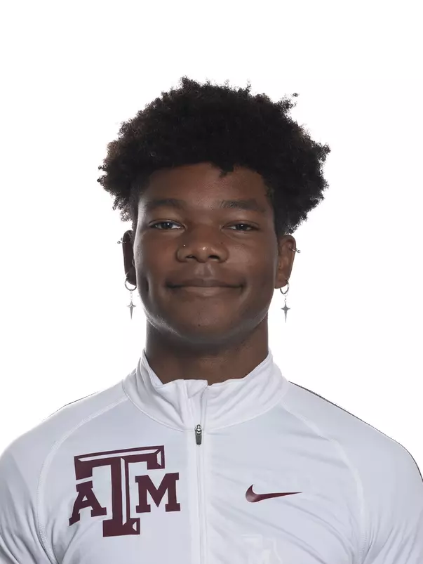 Isaiah Teer Head Shot