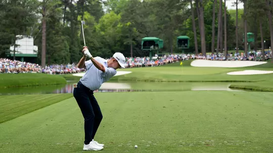 Bennett Fires 68 in Masters Debut