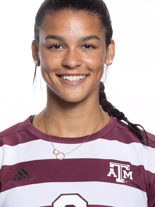 COLLEGE STATION, TX - July 20, 2023 - Forward/Midfielder Andersen Williams #6 of the Texas A&M Aggies during Texas A&M Aggies Soccer photo day in College Station, TX. Photo By Ethan Mito/Texas A&M Athletics