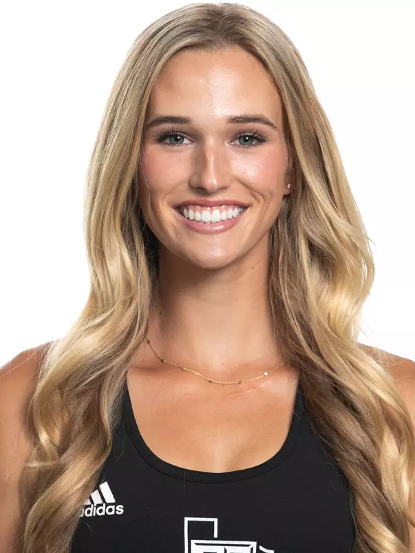 Elise Robbins Headshot