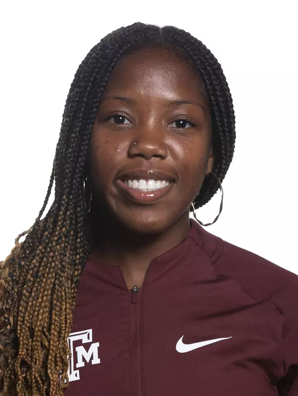 Maddie Peters Head Shot