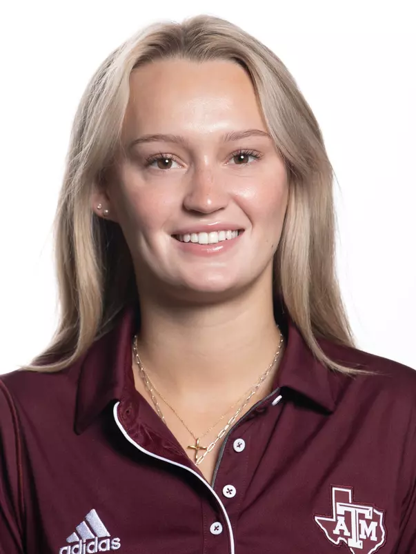 Avery DeYoung Head Shot