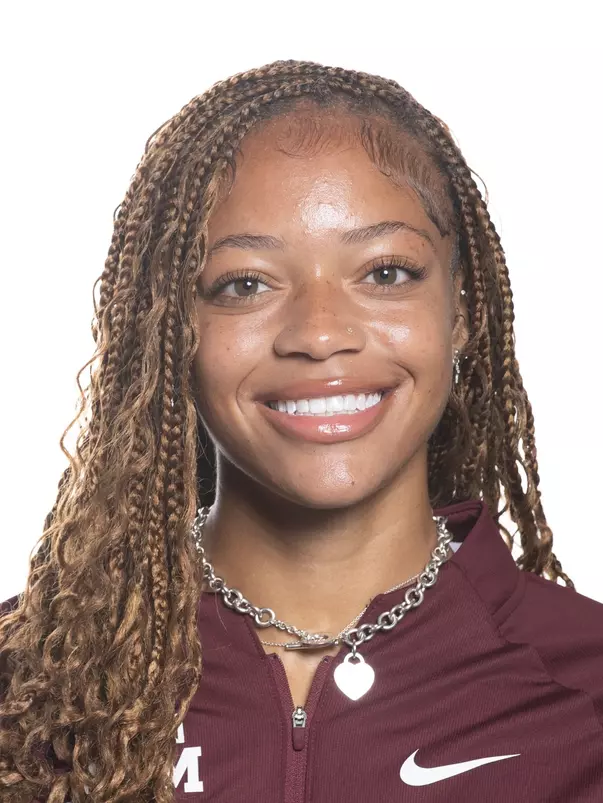 Leeah Burr Head Shot