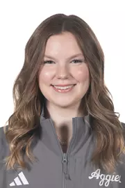 Chloe McKnight Head Shot