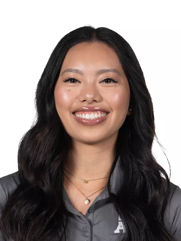 Alexa Leong Head Shot