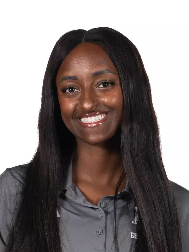 Lenora Roberts Head Shot